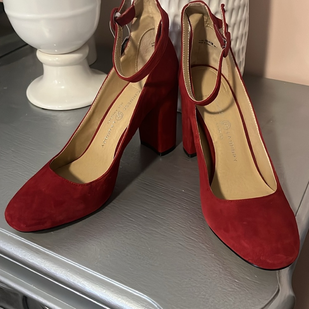 NWT SZ:10 Chinese Laundry Los Angeles Wine color suede round toe Heels 2”